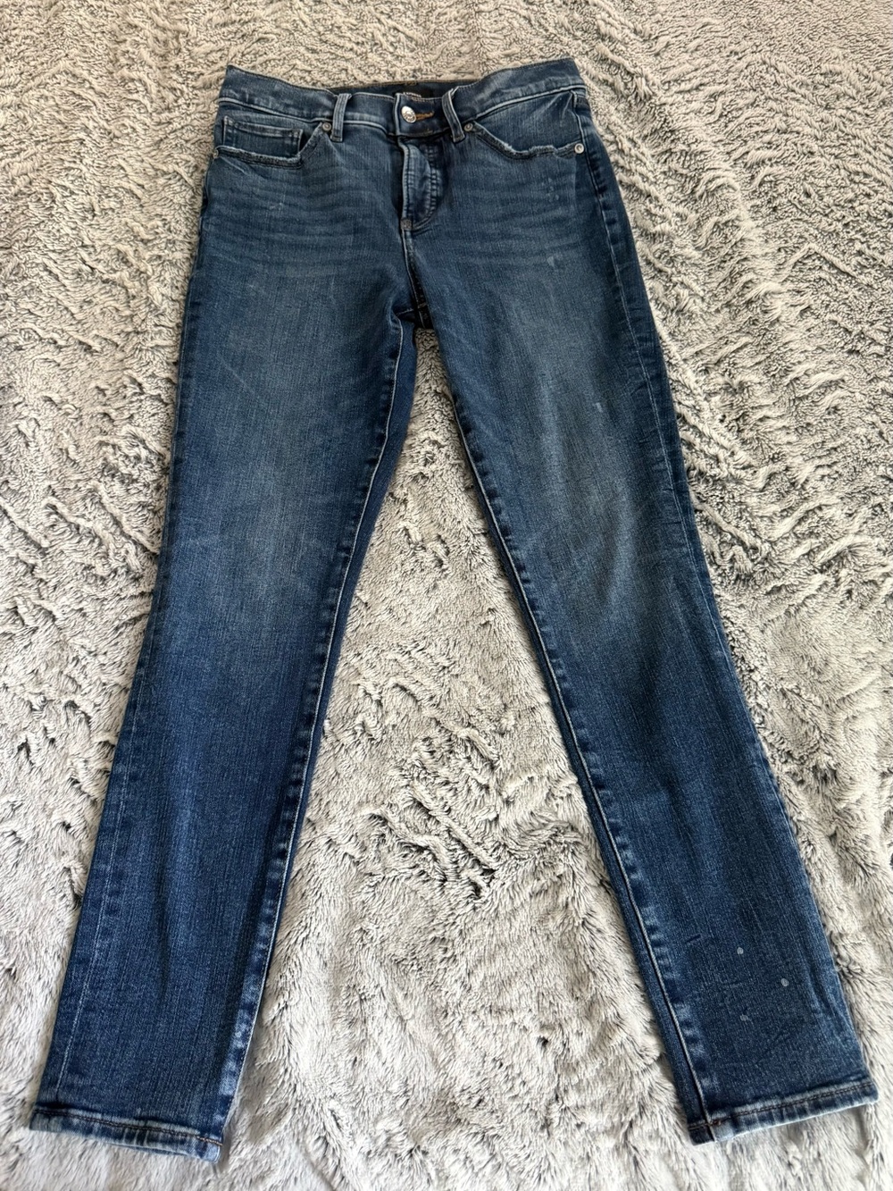 Express Women's Mid Rise Medium Wash Paint Splatter Skinny Jeans Size 6